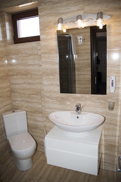 West Plaza Residence Bukarest Exterior foto