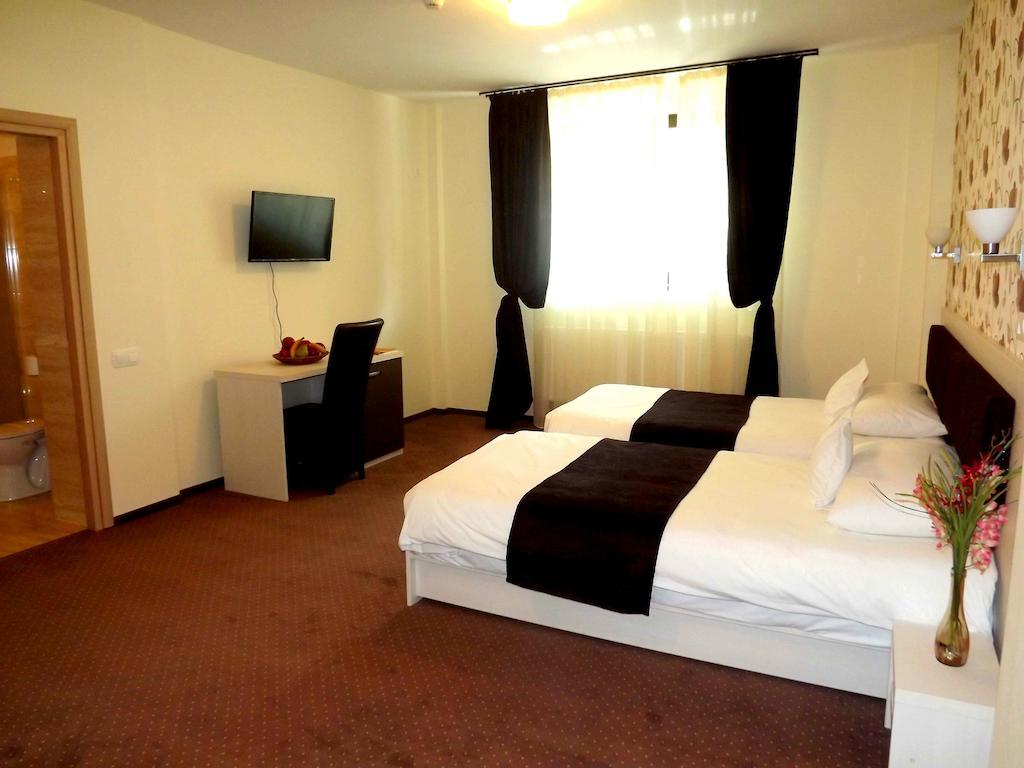 West Plaza Residence Bukarest Zimmer foto