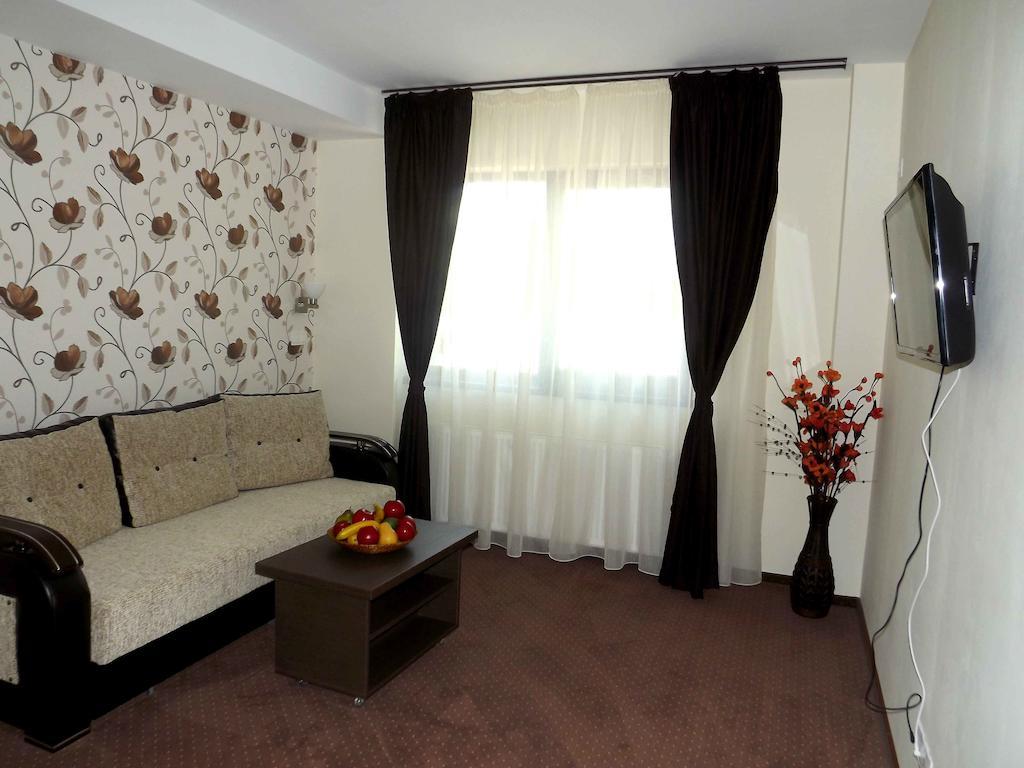 West Plaza Residence Bukarest Zimmer foto