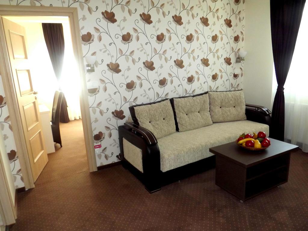 West Plaza Residence Bukarest Zimmer foto