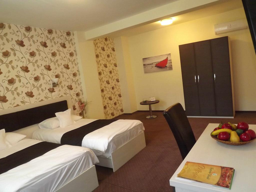 West Plaza Residence Bukarest Zimmer foto