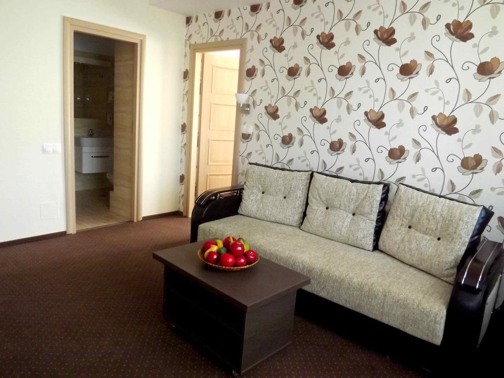 West Plaza Residence Bukarest Zimmer foto